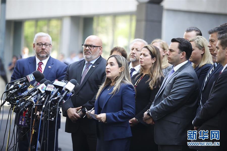 墨西哥大毒枭古斯曼在美国被判终身监禁