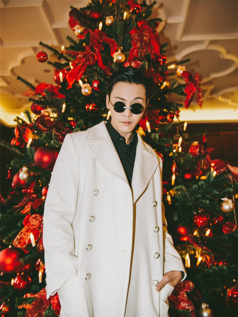 陈伟霆爱车成痴 新年愿望竟是考上摩托车驾照