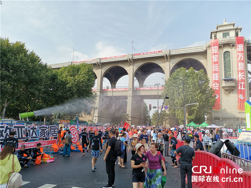 【湖北】【CRI原创】第45届武汉7·16渡江节精彩纷呈(组图)
