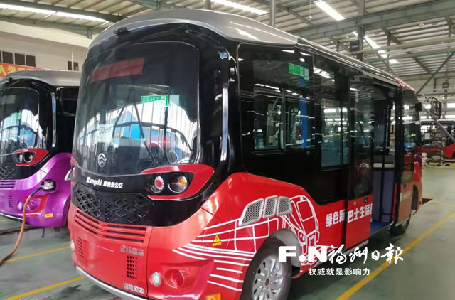 【焦点图】【福州】福州迈入“微公交”时代 地铁接驳专线迎来迷你巴士
