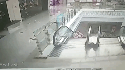 在一瞬间有一百万种可能，但你奋不顾身的样子最帅！