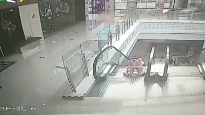 在一瞬间有一百万种可能，但你奋不顾身的样子最帅！