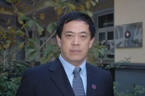 环球深观察丨特朗普在重压下签署警察改革令 专家认为种族歧视是美国的无解难题