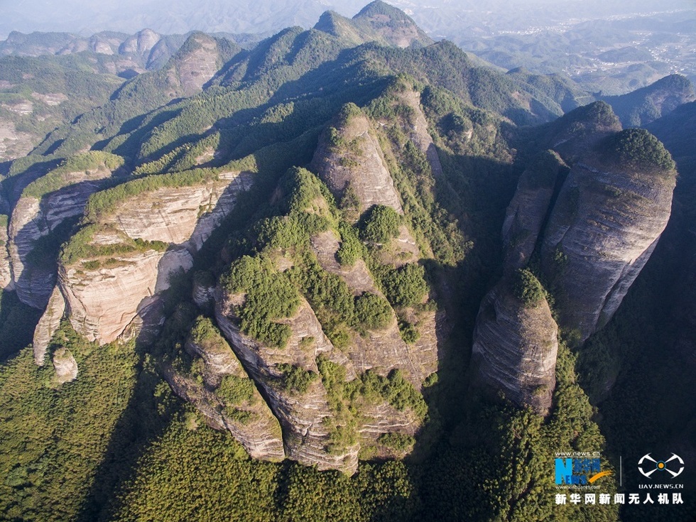 航拍江西南武当山99座石峰连绵十里