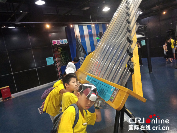 新中国印象——画脸谱