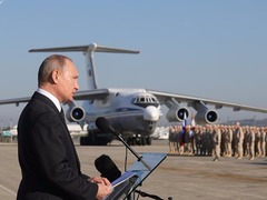 普京“闪电”访俄驻叙军事基地 宣布将逐步撤军