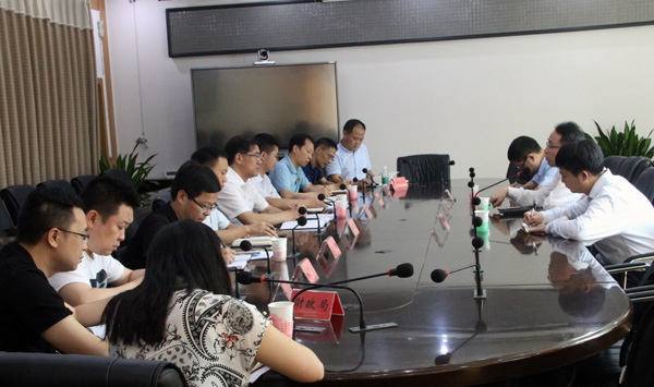 图片默认标题_fororder_座谈会现场--摄影--张雨薇