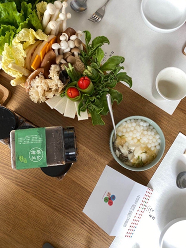 小小甜品店迸发大能量 台湾女孩“浴火重生”