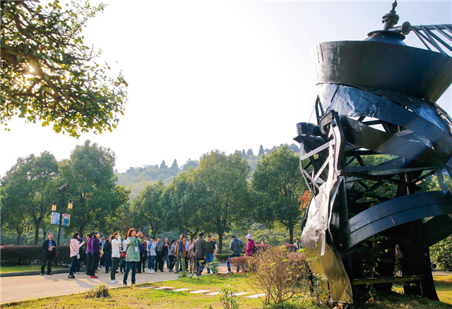 【看长江之变】黄石丢掉“铁饭碗” 岩石种树“穿花衣”