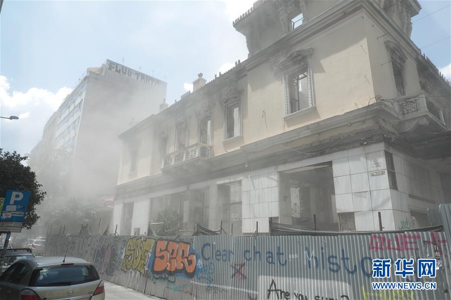 希腊发生5.3级地震(组图)