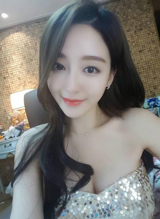 韩国美女主播性感撩人 脸蛋精致可爱颜值逆天(组图)