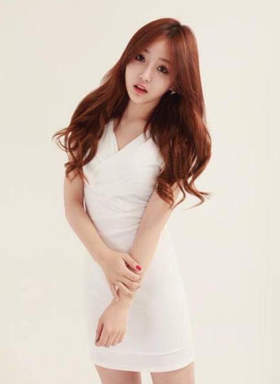韩国美女主播性感撩人 脸蛋精致可爱颜值逆天(组图)