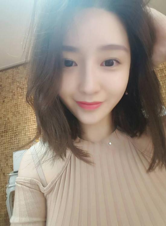 韩国美女主播性感撩人 脸蛋精致可爱颜值逆天(组图)