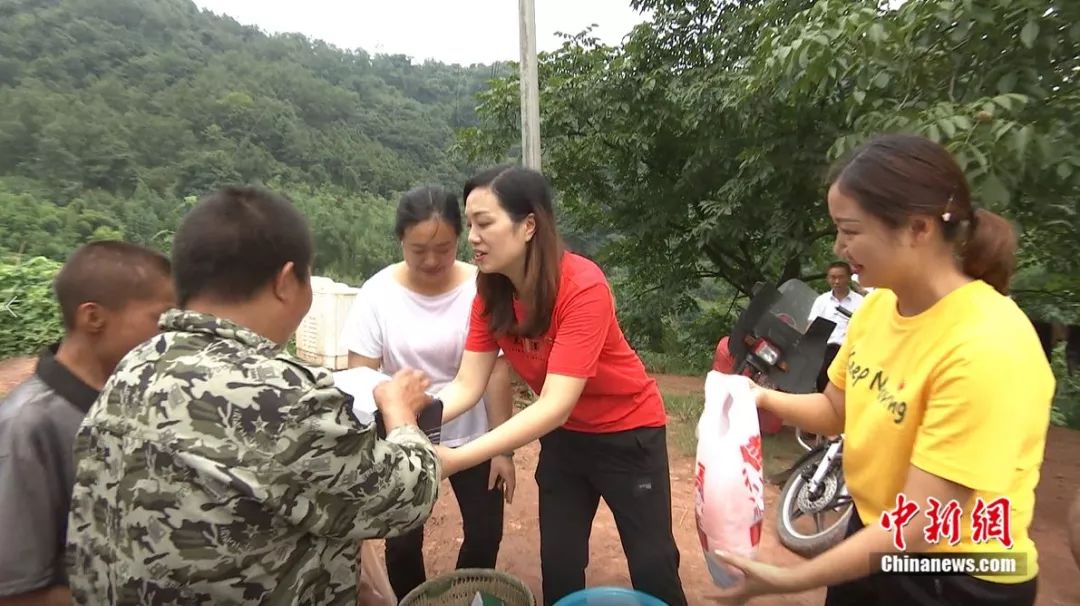 重残儿童还能读书吗？这群“背篼老师”说：能！