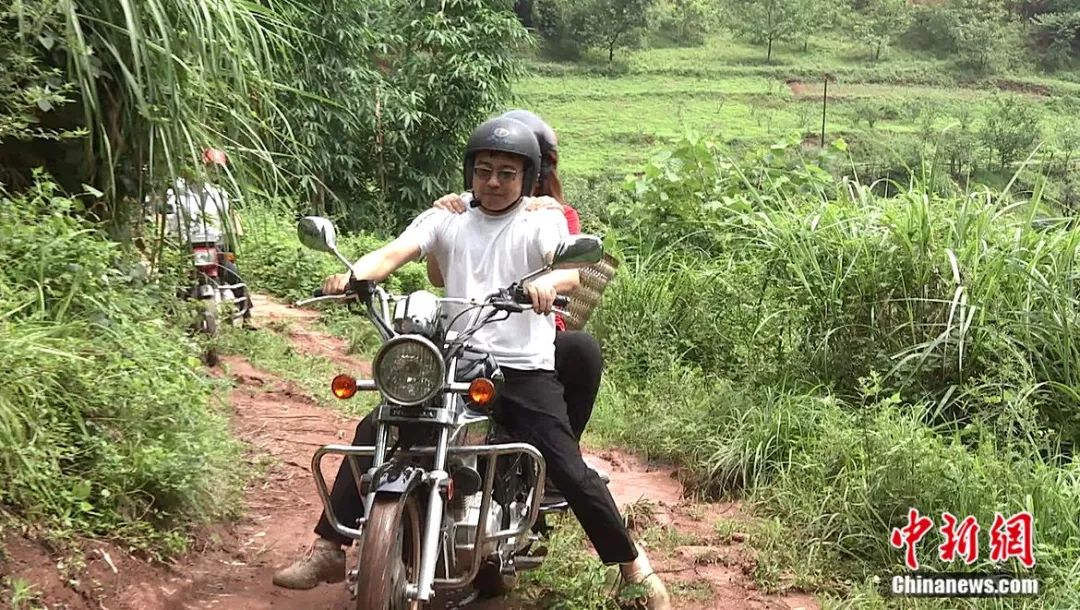 重残儿童还能读书吗？这群“背篼老师”说：能！