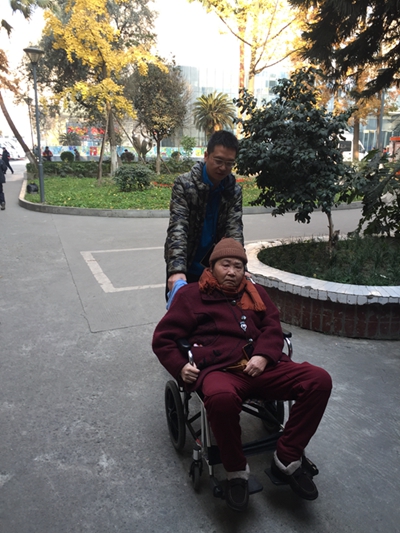 男子因父母深陷保健品骗局 成立公司防老人受骗