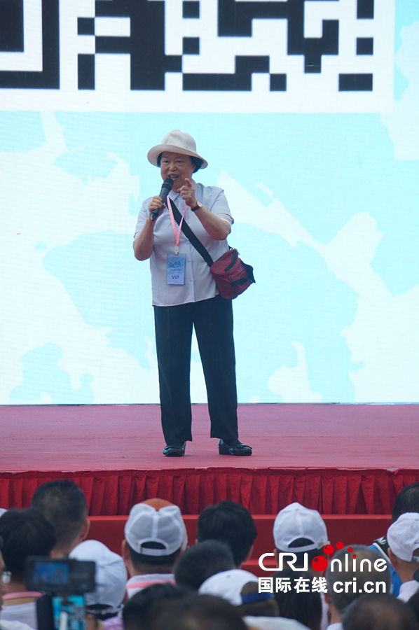 香港各界举行“守护香港”大型集会反暴力护法治