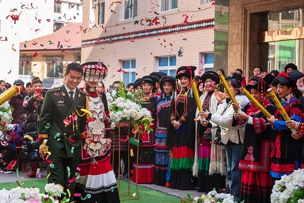 图片默认标题_fororder_彝家新寨改造后的生活面貌--供图--乐山市峨边彝族自治县委宣传部-(2)