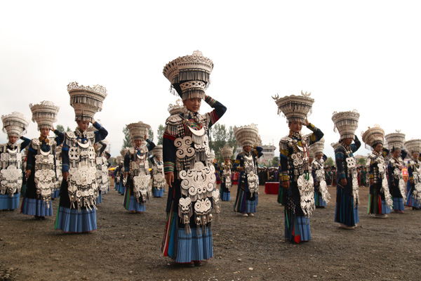 “火把原乡·燃情阿都”2019中国·布拖彝族火把节开幕