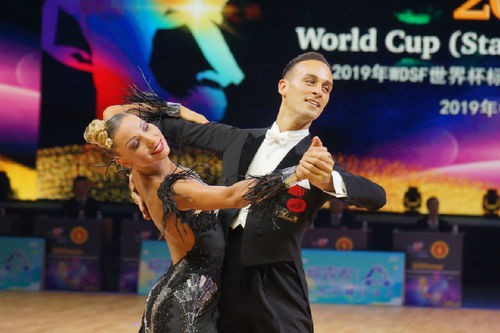 体育舞蹈“世界杯”激情开赛 30多个国家的“舞林高手”竞舞大连