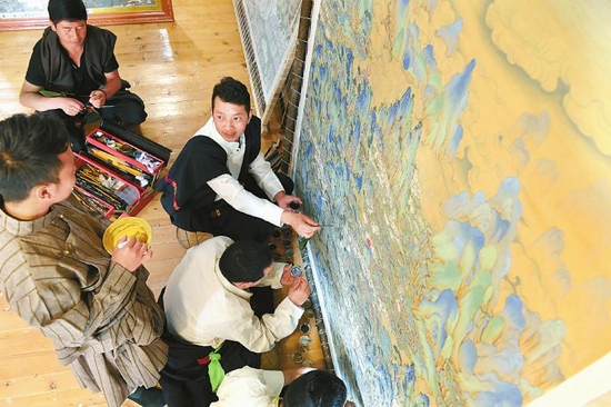 （转载）情牵唐卡 甘孜画师17年画秃2万支笔