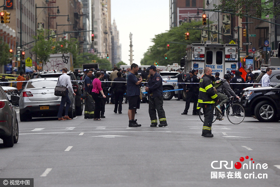 纽约曼哈顿发生枪击案 造成人员伤亡(组图)