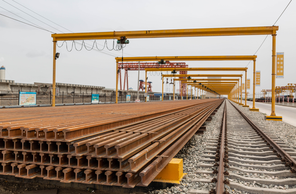 五年来新疆累计开行中欧班列2500余列，外贸额超千亿美元