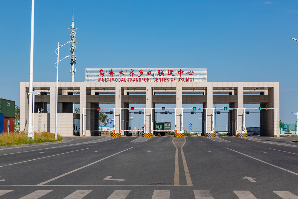 五年来新疆累计开行中欧班列2500余列，外贸额超千亿美元