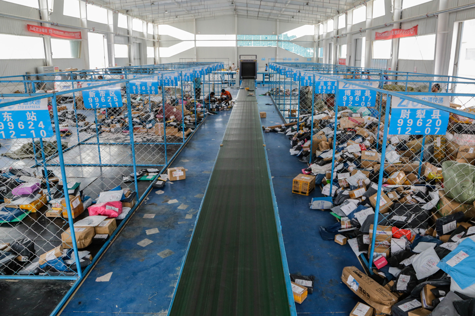 五年来新疆累计开行中欧班列2500余列，外贸额超千亿美元