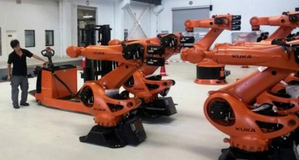 外媒:美的40亿欧元收购德国库卡 抢食机器人市场