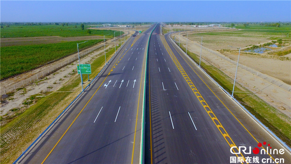 中巴经济走廊最大交通基础设施项目提前竣工