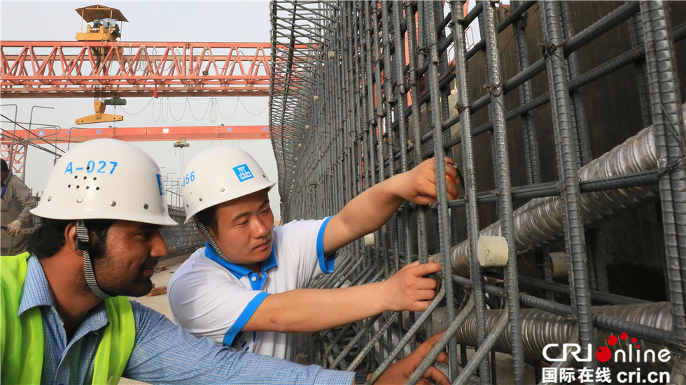 中巴经济走廊最大交通基础设施项目提前竣工