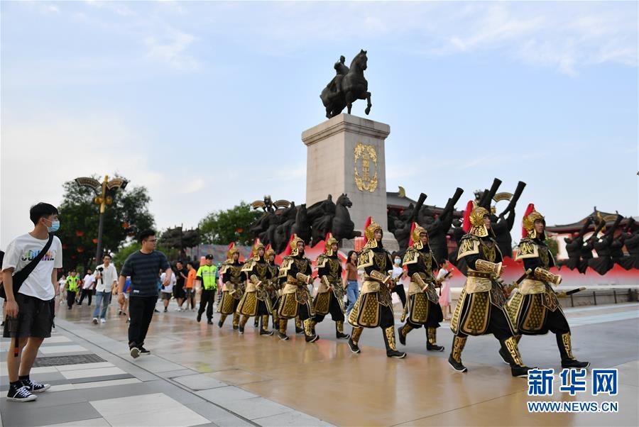 線上線下消費升溫 文旅活動邁上“云端”——端午假期透視中國經(jīng)濟高質量發(fā)展新動力