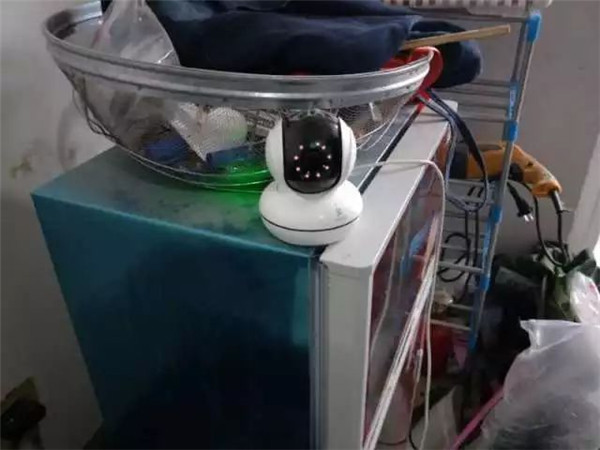 彭州男子看手机监控发现家中进贼 妻子在家浑然不知