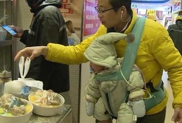 “袋鼠骑手”回应妻子碰瓷质疑：是误会不可能讹钱