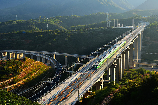 ທາງລົດໄຟລາວ-ຈີນສົ່ງຜູ້ໂດຍສານຫຼາຍກວ່າ 1 ລ້ານເທື່ອຄົນ ແລະສິນຄ້າສາກົນຫຼາຍກວ່າ 1 ແສນໂຕນ ທາງລົດໄຟລາວ-ຈີນສົ່ງຜູ້ໂດຍສານຫຼາຍກວ່າ 1 ລ້ານເທື່ອຄົນ ແລະສິນຄ້າສາກົນຫຼາຍກວ່າ 1 ແສນໂຕນ