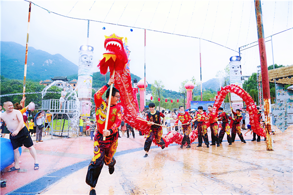 【B】武汉锦里沟景区端午节推出土家水龙节