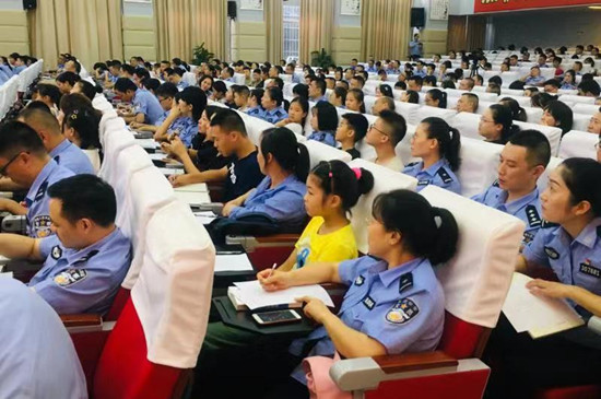 【法制安全】重庆渝北警方举办青少年心理健康知识讲座