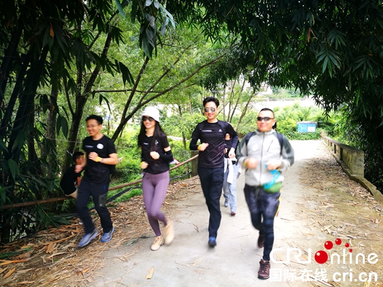 贵州紫云： 徒步爱好者用行走感知“格凸美”