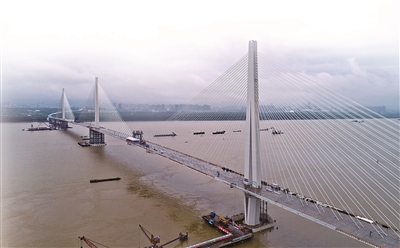 （头条 移动版）世界首座轻型钢混结构斜拉桥南京长江五桥合龙