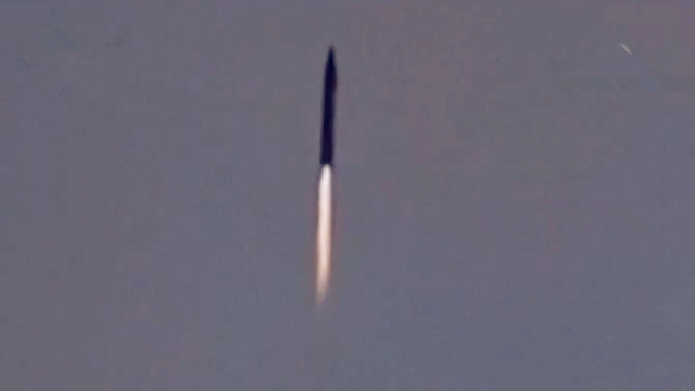 美媒曝伊朗成功试射一枚中程弹道导弹 伊方尚未回应