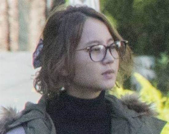 堀北真希引退10个月后被拍 全素颜上街光芒不再