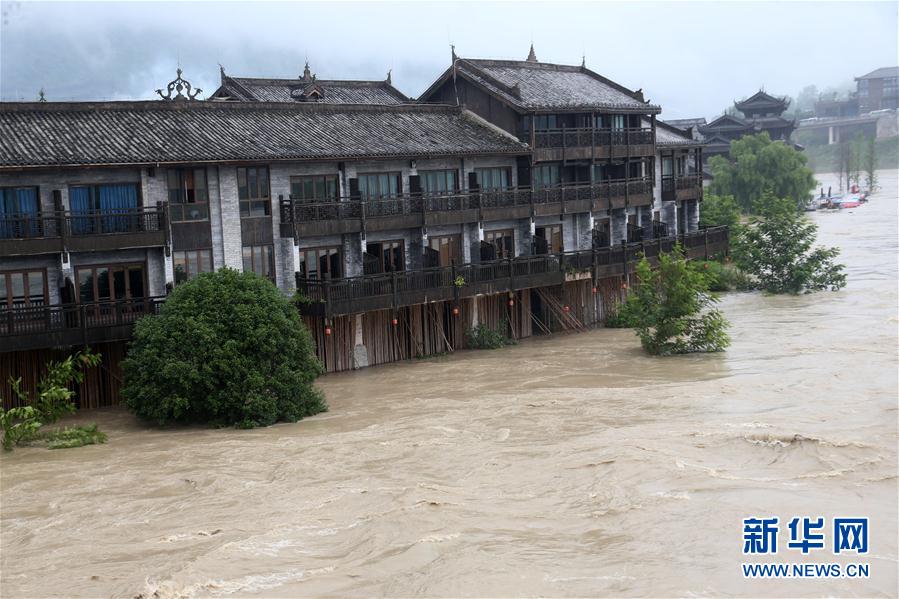 重庆黔江遭遇强降雨袭击