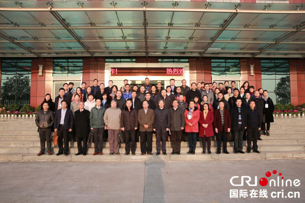 图片默认标题_fororder_集体合影留念（绵阳师范学院供图）