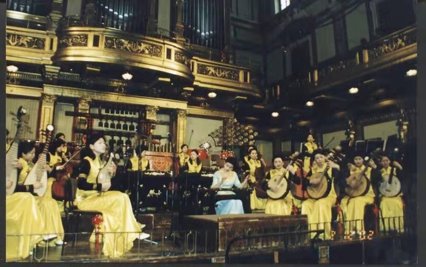 Một dây đàn kết nối tình hữu nghị Trung-Việt ——Phỏng vấn nghệ sĩ đàn bầu Trung Quốc Lôi Huỳnh Một dây đàn kết nối tình hữu nghị Trung-Việt ——Phỏng vấn nghệ sĩ đàn bầu Trung Quốc Lôi Huỳnh_fororder_00