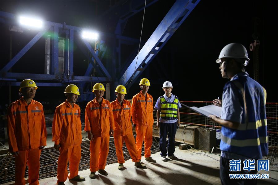 中老铁路跨湄公河特大桥实现首桥合龙(组图)