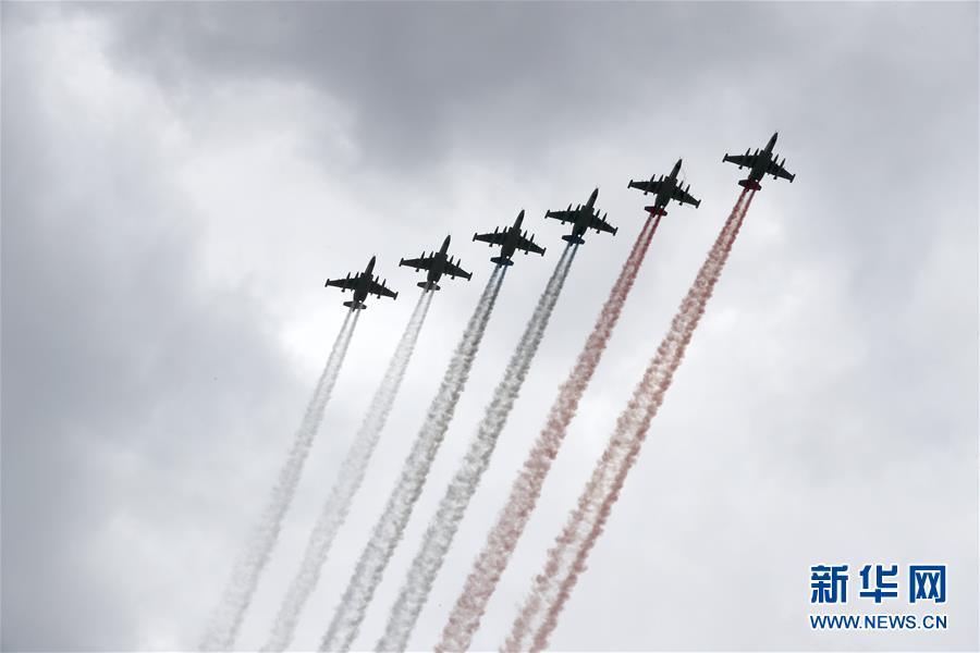 俄罗斯庆祝海军节 中国海军西安舰参加海上阅兵