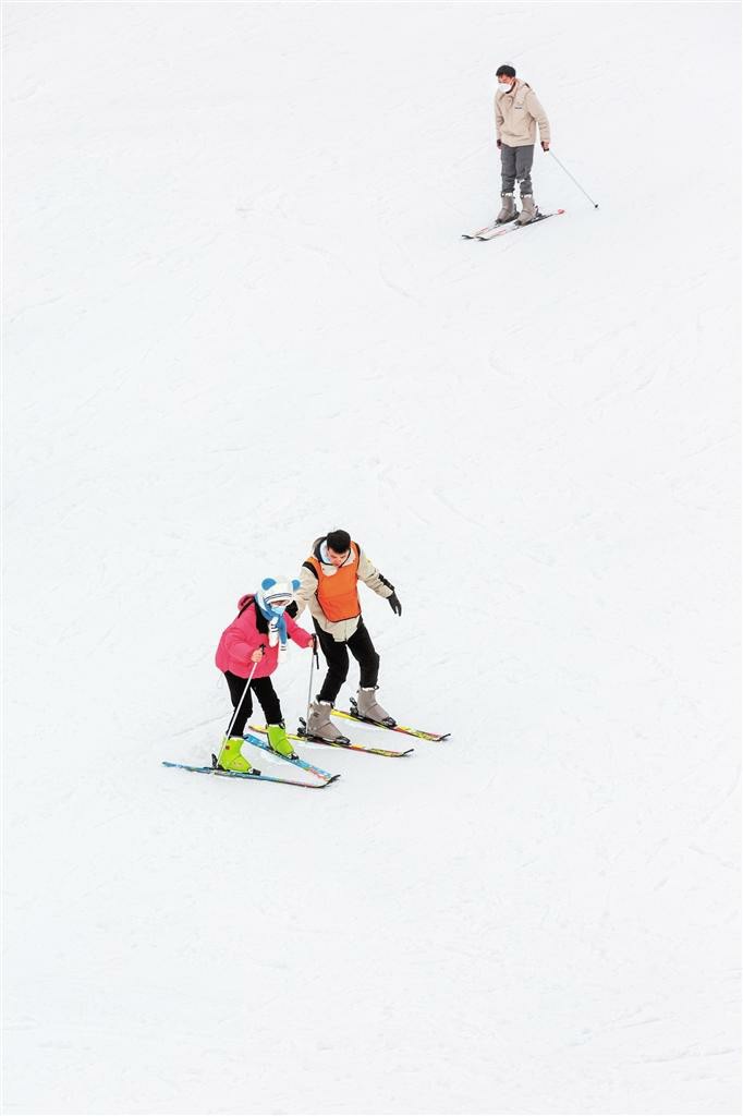 （中首）贵州：让更多人走进滑雪场_fororder_4