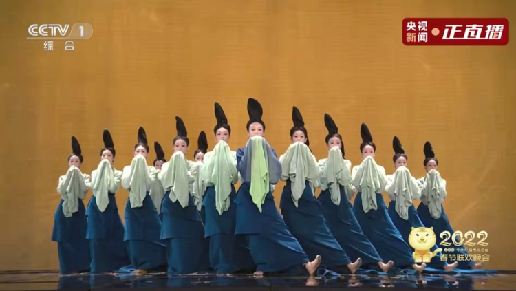 舞蹈诗剧《只此青绿》美“出圈” 柳州籍设计师挑起服装总设计大梁