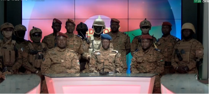 부르키나파소 군부측 권력 장악, 정부와 국민의회 해산 부르키나파소 군부측 권력 장악, 정부와 국민의회 해산_fororder_111